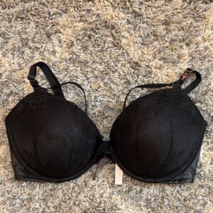 Victoria's Secret Black Lace Push-Up Bra (38DD)